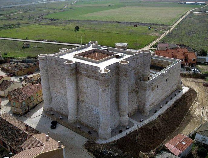 Fuentes de Valdepero Castle, Spain